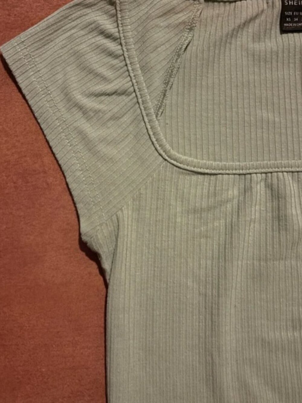 SHEIN Sage Ribbed Crop Top - Picture 3 of 4